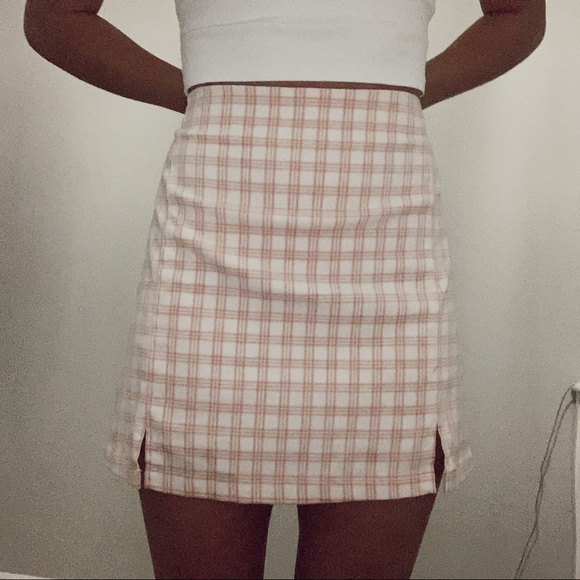 Brandy Melville Dresses & Skirts - pink brandy melville cara skirt